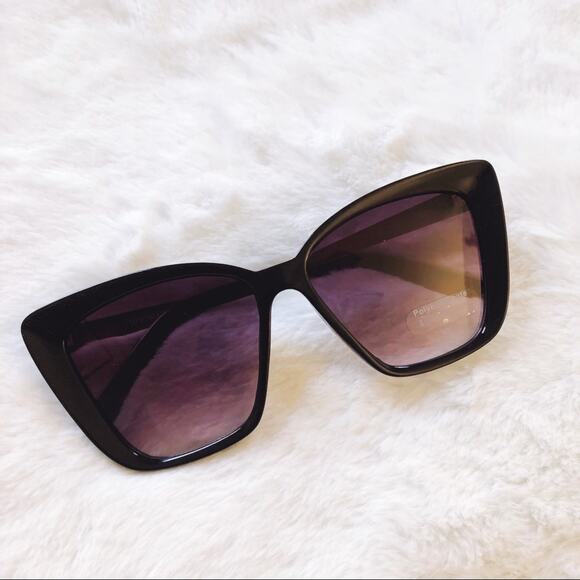 Hannah Black Oversized Cat Eye Sunglasses - Picture 4 of 11